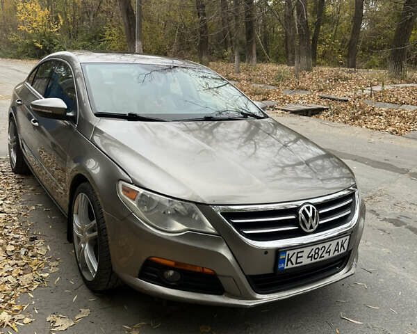 Серый Фольксваген CC / Passat CC, объемом двигателя 1.98 л и пробегом 290 тыс. км за 8700 $, фото 1 на Automoto.ua