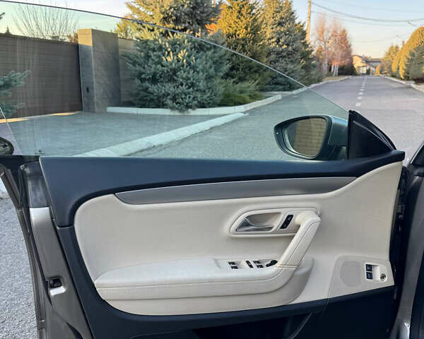 Серый Фольксваген CC / Passat CC, объемом двигателя 2 л и пробегом 160 тыс. км за 9000 $, фото 7 на Automoto.ua