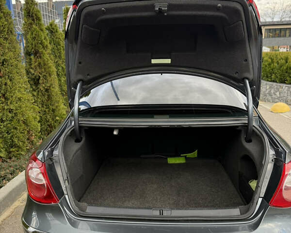 Сірий Фольксваген CC / Passat CC, об'ємом двигуна 1.98 л та пробігом 261 тис. км за 8300 $, фото 16 на Automoto.ua