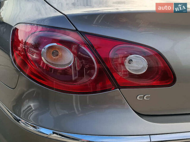Сірий Фольксваген CC / Passat CC, об'ємом двигуна 2 л та пробігом 215 тис. км за 9490 $, фото 11 на Automoto.ua