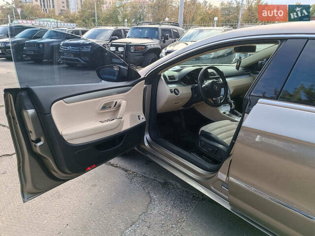 Сірий Фольксваген CC / Passat CC, об'ємом двигуна 2 л та пробігом 215 тис. км за 9490 $, фото 19 на Automoto.ua