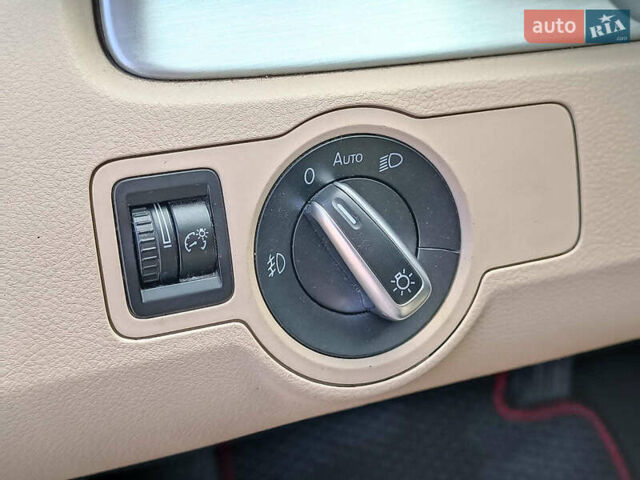Сірий Фольксваген CC / Passat CC, об'ємом двигуна 2 л та пробігом 215 тис. км за 9490 $, фото 23 на Automoto.ua