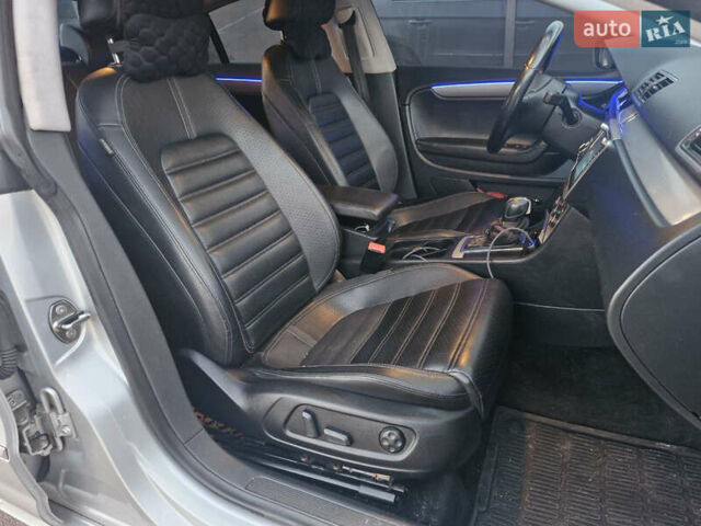 Серый Фольксваген CC / Passat CC, объемом двигателя 2 л и пробегом 230 тыс. км за 8800 $, фото 6 на Automoto.ua