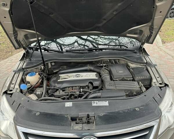 Серый Фольксваген CC / Passat CC, объемом двигателя 1.8 л и пробегом 181 тыс. км за 10200 $, фото 19 на Automoto.ua