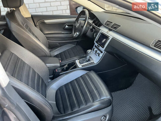 Серый Фольксваген CC / Passat CC, объемом двигателя 1.98 л и пробегом 144 тыс. км за 11800 $, фото 10 на Automoto.ua