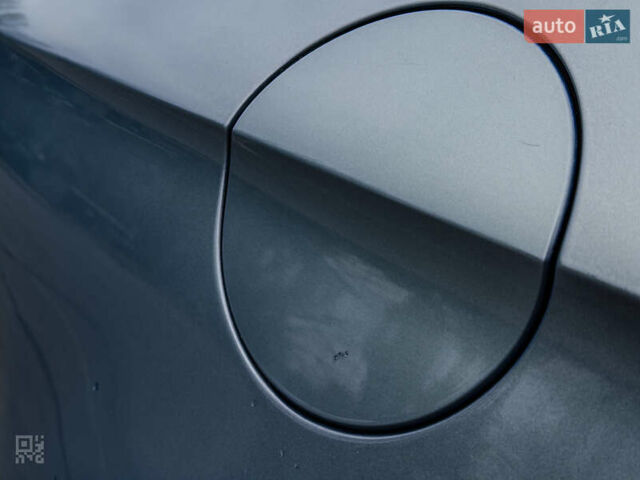 Сірий Фольксваген CC / Passat CC, об'ємом двигуна 1.98 л та пробігом 131 тис. км за 10000 $, фото 21 на Automoto.ua