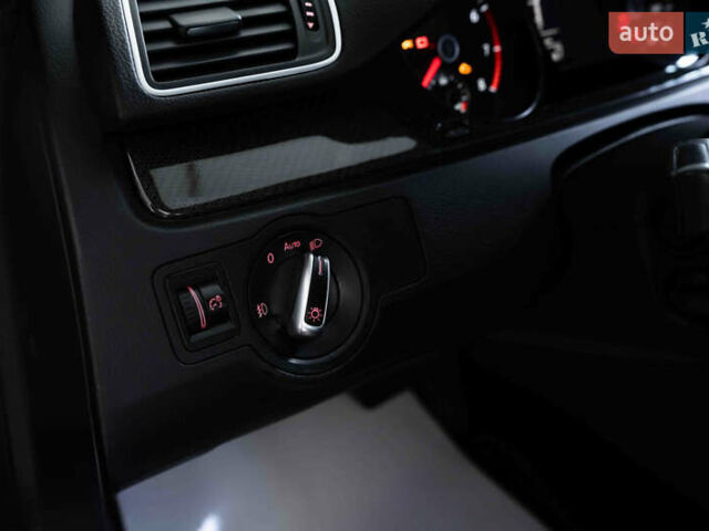 Серый Фольксваген CC / Passat CC, объемом двигателя 2 л и пробегом 190 тыс. км за 11600 $, фото 25 на Automoto.ua