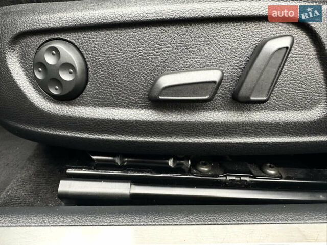 Серый Фольксваген CC / Passat CC, объемом двигателя 2 л и пробегом 171 тыс. км за 7999 $, фото 10 на Automoto.ua