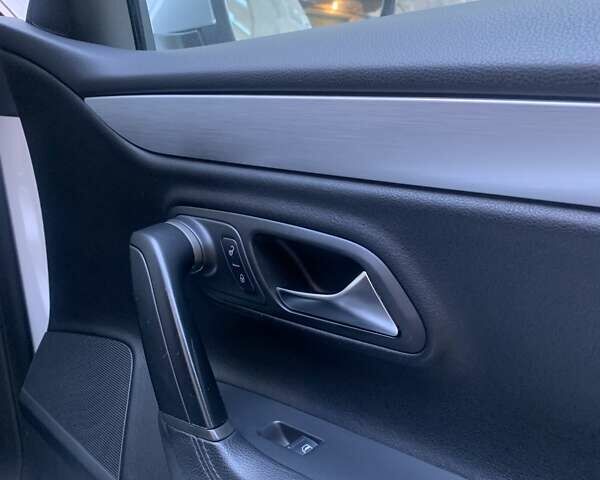 Серый Фольксваген CC / Passat CC, объемом двигателя 1.98 л и пробегом 179 тыс. км за 10000 $, фото 9 на Automoto.ua