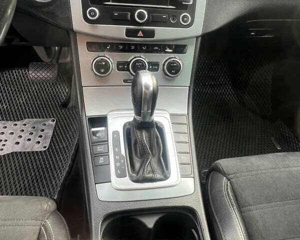 Серый Фольксваген CC / Passat CC, объемом двигателя 1.97 л и пробегом 286 тыс. км за 12500 $, фото 26 на Automoto.ua