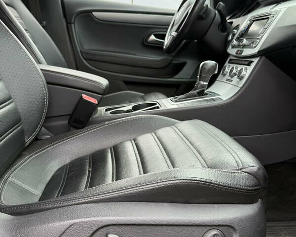 Серый Фольксваген CC / Passat CC, объемом двигателя 1.98 л и пробегом 128 тыс. км за 12999 $, фото 24 на Automoto.ua
