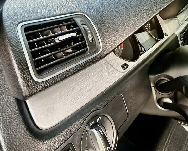 Серый Фольксваген CC / Passat CC, объемом двигателя 1.98 л и пробегом 137 тыс. км за 11800 $, фото 17 на Automoto.ua