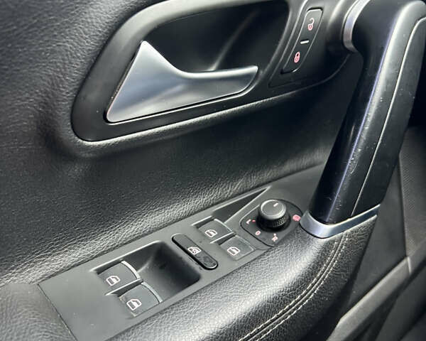 Сірий Фольксваген CC / Passat CC, об'ємом двигуна 1.98 л та пробігом 101 тис. км за 13800 $, фото 12 на Automoto.ua