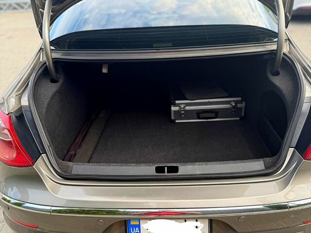 Серый Фольксваген CC, объемом двигателя 2 л и пробегом 237 тыс. км за 8500 $, фото 6 на Automoto.ua