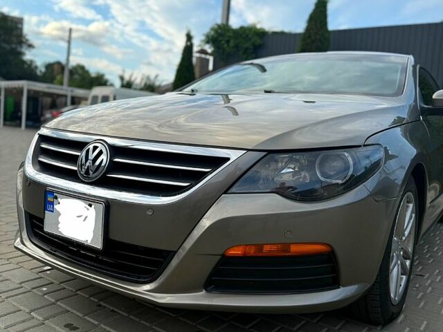 Серый Фольксваген CC, объемом двигателя 2 л и пробегом 237 тыс. км за 8500 $, фото 2 на Automoto.ua