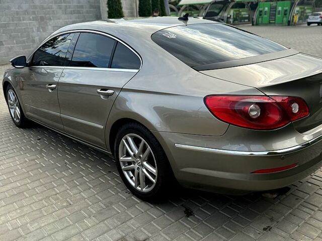 Серый Фольксваген CC, объемом двигателя 2 л и пробегом 237 тыс. км за 8500 $, фото 1 на Automoto.ua