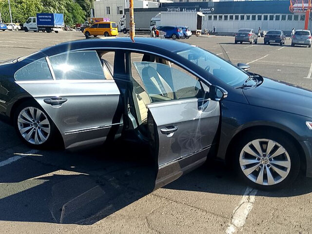 Серый Фольксваген CC, объемом двигателя 2 л и пробегом 300 тыс. км за 8800 $, фото 7 на Automoto.ua