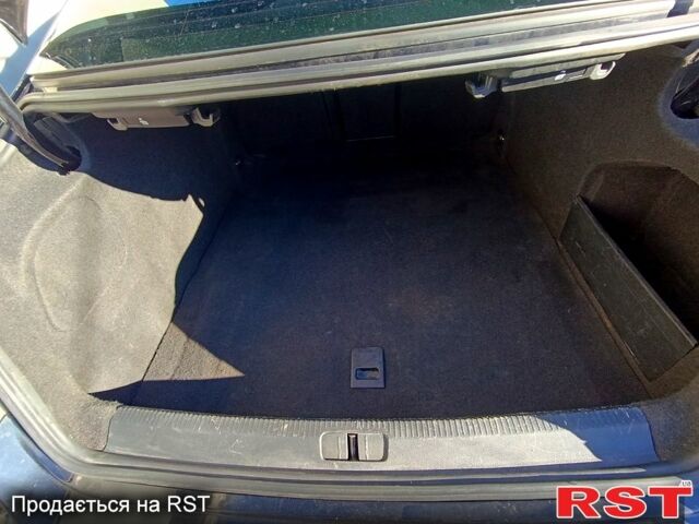 Серый Фольксваген CC, объемом двигателя 2 л и пробегом 237 тыс. км за 8500 $, фото 6 на Automoto.ua