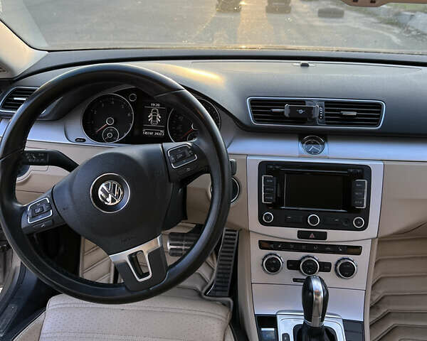 Серый Фольксваген CC / Passat CC, объемом двигателя 2 л и пробегом 154 тыс. км за 11800 $, фото 13 на Automoto.ua