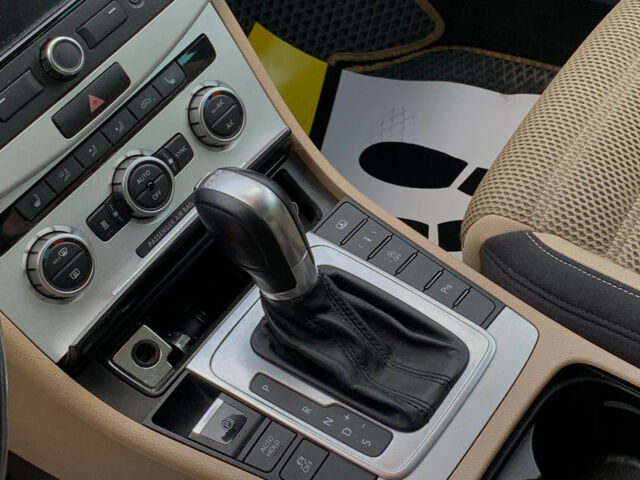 Серый Фольксваген CC, объемом двигателя 2 л и пробегом 150 тыс. км за 14400 $, фото 15 на Automoto.ua