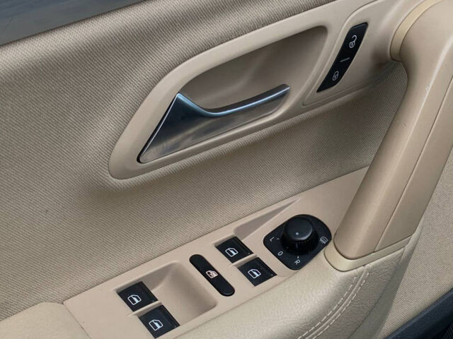 Серый Фольксваген CC, объемом двигателя 2 л и пробегом 150 тыс. км за 14400 $, фото 7 на Automoto.ua