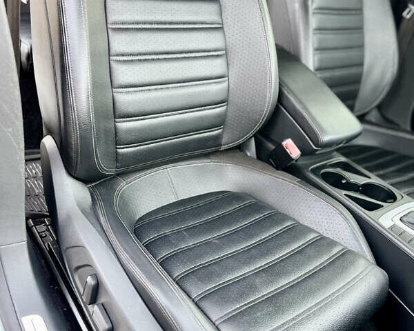 Синій Фольксваген CC / Passat CC, об'ємом двигуна 1.98 л та пробігом 165 тис. км за 10950 $, фото 12 на Automoto.ua