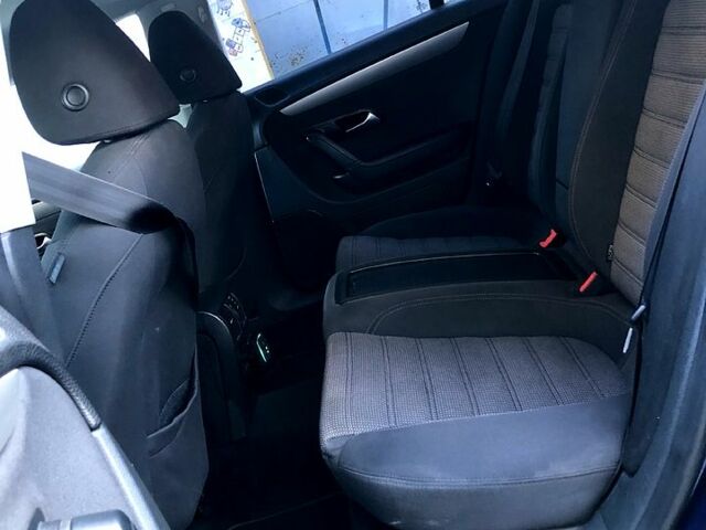 Синий Фольксваген CC, объемом двигателя 1.8 л и пробегом 203 тыс. км за 7000 $, фото 5 на Automoto.ua