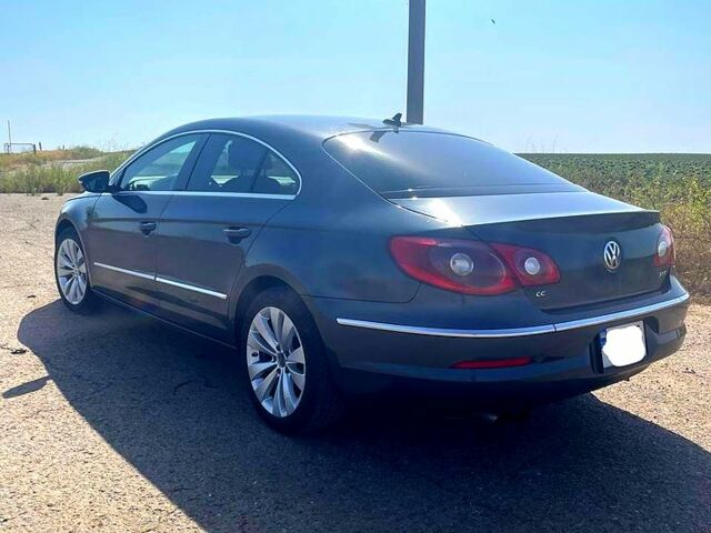 Синий Фольксваген CC, объемом двигателя 2 л и пробегом 322 тыс. км за 9000 $, фото 5 на Automoto.ua