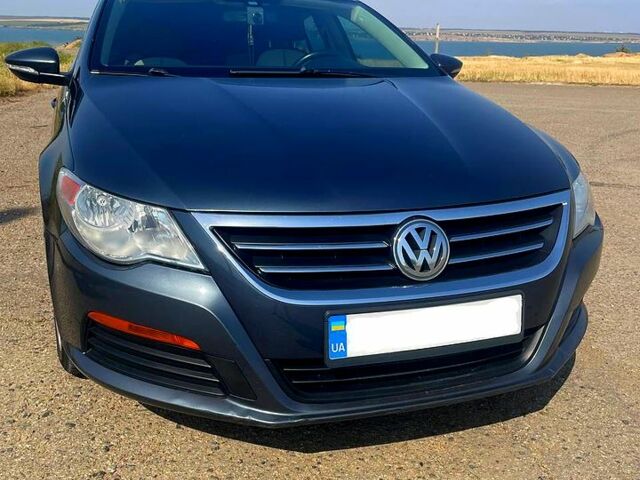 Синий Фольксваген CC, объемом двигателя 2 л и пробегом 322 тыс. км за 9000 $, фото 1 на Automoto.ua