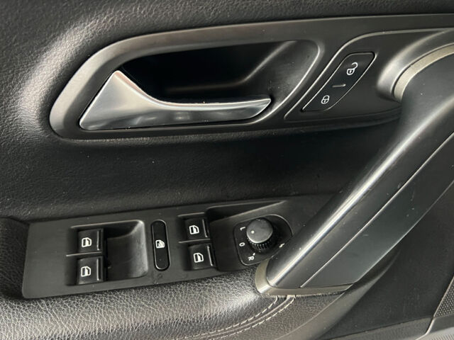 Синій Фольксваген CC, об'ємом двигуна 2 л та пробігом 162 тис. км за 11400 $, фото 8 на Automoto.ua