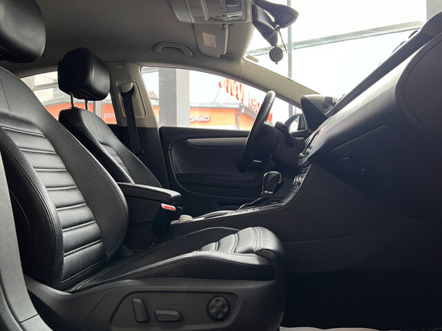 Синій Фольксваген CC, об'ємом двигуна 2 л та пробігом 162 тис. км за 11400 $, фото 18 на Automoto.ua