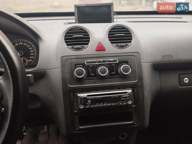 Білий Фольксваген Кадді, об'ємом двигуна 1.97 л та пробігом 288 тис. км за 13000 $, фото 9 на Automoto.ua