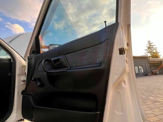 Белый Фольксваген Кадди, объемом двигателя 1.4 л и пробегом 106 тыс. км за 2300 $, фото 7 на Automoto.ua