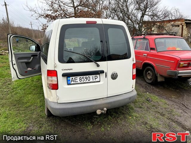 Белый Фольксваген Кадди, объемом двигателя 2 л и пробегом 315 тыс. км за 3500 $, фото 3 на Automoto.ua