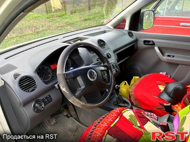 Белый Фольксваген Кадди, объемом двигателя 2 л и пробегом 315 тыс. км за 3500 $, фото 5 на Automoto.ua
