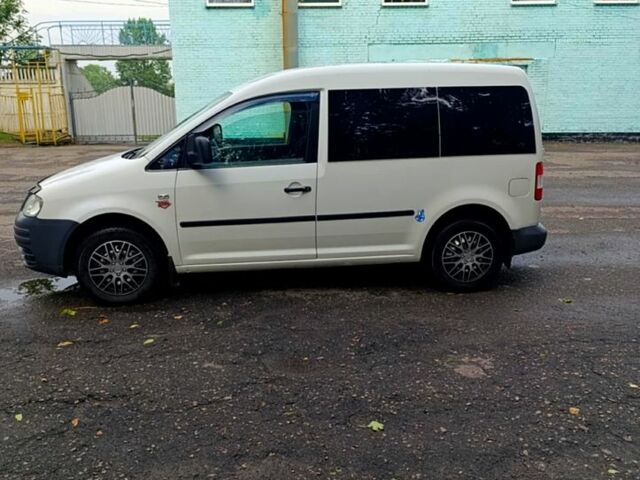 Белый Фольксваген Кадди, объемом двигателя 1.9 л и пробегом 340 тыс. км за 4650 $, фото 2 на Automoto.ua