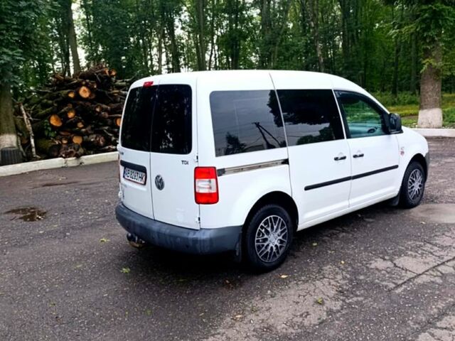 Белый Фольксваген Кадди, объемом двигателя 1.9 л и пробегом 340 тыс. км за 4650 $, фото 6 на Automoto.ua