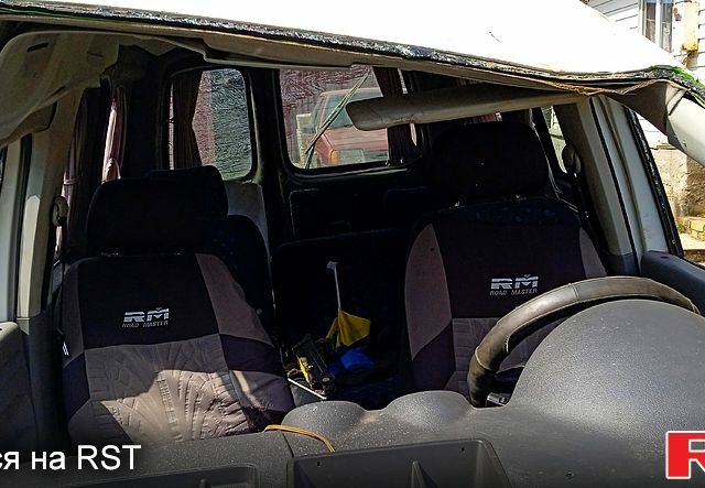 Белый Фольксваген Кадди, объемом двигателя 2 л и пробегом 300 тыс. км за 2400 $, фото 4 на Automoto.ua