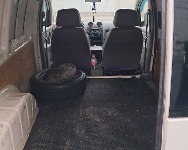 Белый Фольксваген Кадди, объемом двигателя 1.4 л и пробегом 400 тыс. км за 3300 $, фото 4 на Automoto.ua