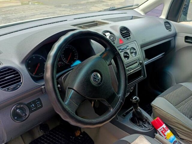 Белый Фольксваген Кадди, объемом двигателя 1.9 л и пробегом 340 тыс. км за 4650 $, фото 3 на Automoto.ua