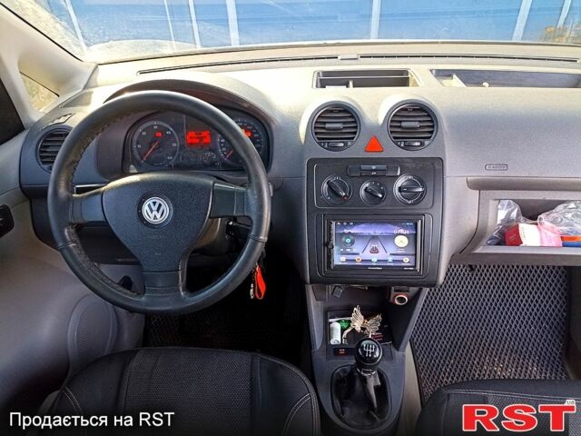 Білий Фольксваген Кадді, об'ємом двигуна 1.9 л та пробігом 350 тис. км за 5400 $, фото 2 на Automoto.ua