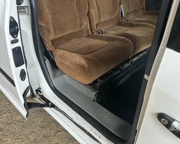 Белый Фольксваген Кадди, объемом двигателя 2 л и пробегом 400 тыс. км за 3600 $, фото 18 на Automoto.ua