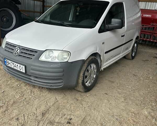 Белый Фольксваген Кадди, объемом двигателя 2 л и пробегом 400 тыс. км за 3600 $, фото 1 на Automoto.ua