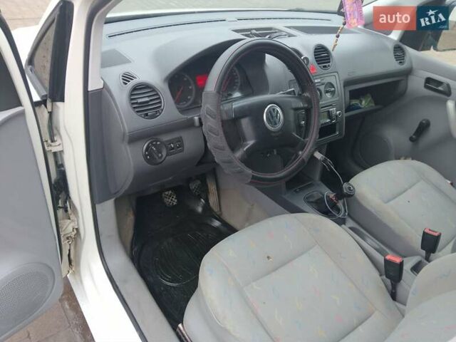 Білий Фольксваген Кадді, об'ємом двигуна 2 л та пробігом 505 тис. км за 3350 $, фото 6 на Automoto.ua
