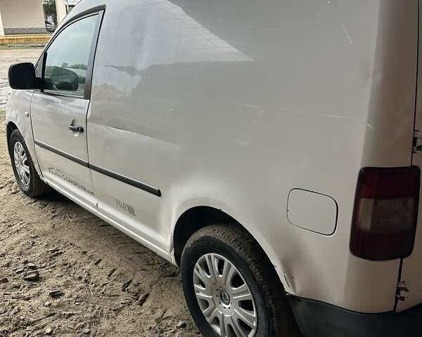 Белый Фольксваген Кадди, объемом двигателя 2 л и пробегом 400 тыс. км за 3600 $, фото 6 на Automoto.ua