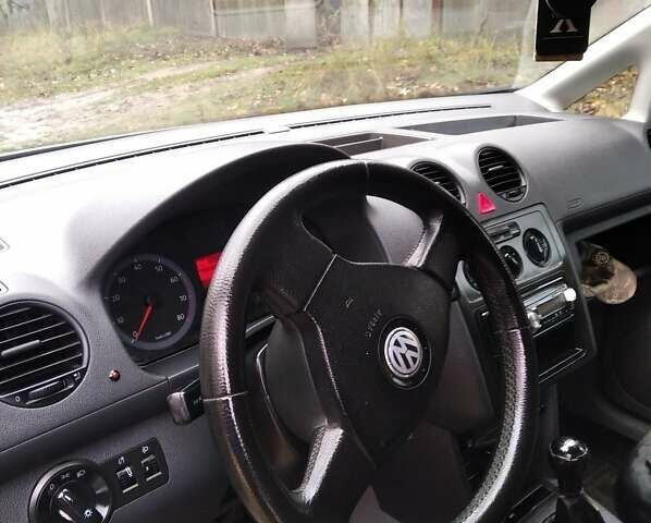 Белый Фольксваген Кадди, объемом двигателя 1.4 л и пробегом 356 тыс. км за 4700 $, фото 4 на Automoto.ua