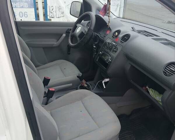 Білий Фольксваген Кадді, об'ємом двигуна 2 л та пробігом 505 тис. км за 3350 $, фото 5 на Automoto.ua