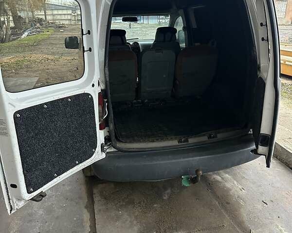 Белый Фольксваген Кадди, объемом двигателя 2 л и пробегом 400 тыс. км за 3600 $, фото 33 на Automoto.ua