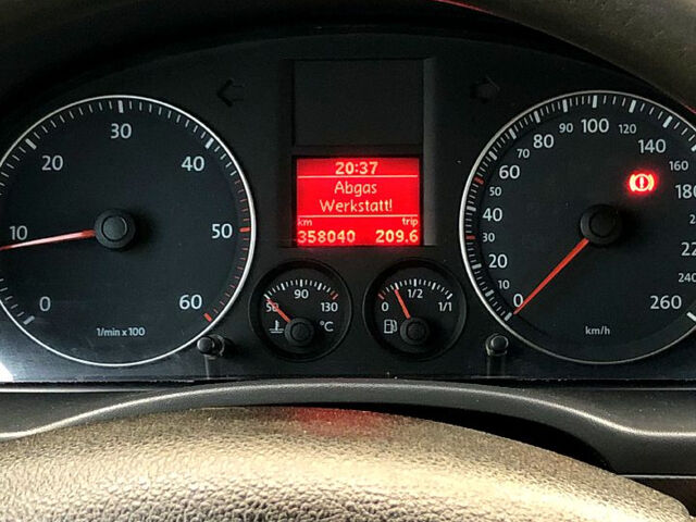 Белый Фольксваген Кадди, объемом двигателя 2 л и пробегом 358 тыс. км за 4900 $, фото 2 на Automoto.ua