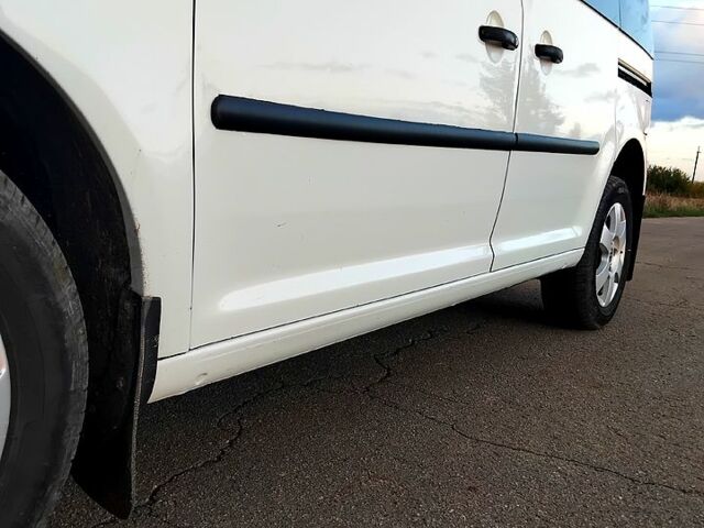 Белый Фольксваген Кадди, объемом двигателя 1.9 л и пробегом 230 тыс. км за 7000 $, фото 2 на Automoto.ua